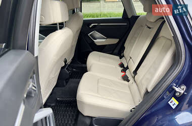 Позашляховик / Кросовер Audi Q3 2020 в 