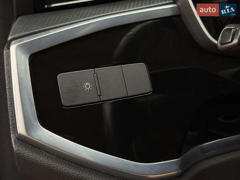 Внедорожник / Кроссовер Audi Q3 2020 в Ровно