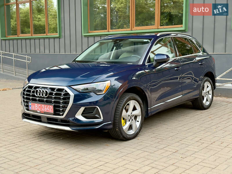 Внедорожник / Кроссовер Audi Q3 2020 в Ровно