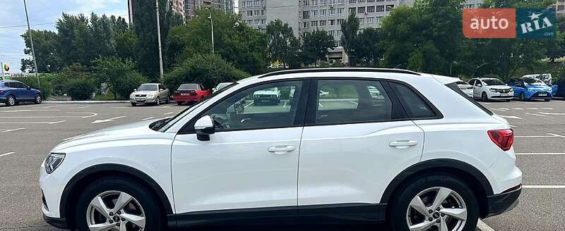 Позашляховик / Кросовер Audi Q3 2020 в Києві