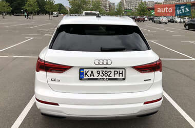Позашляховик / Кросовер Audi Q3 2019 в 