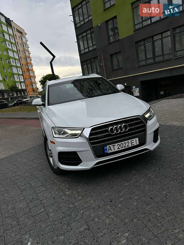 Позашляховик / Кросовер Audi Q3 2016 в Івано-Франківську
