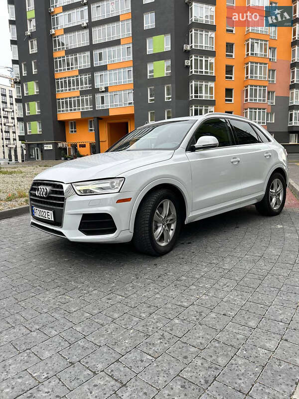 Внедорожник / Кроссовер Audi Q3 2016 в 