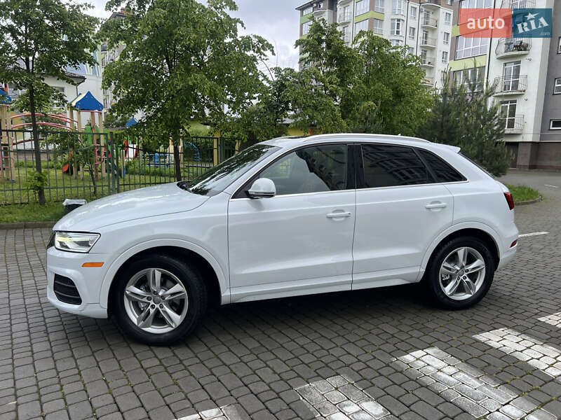 Позашляховик / Кросовер Audi Q3 2016 в Івано-Франківську