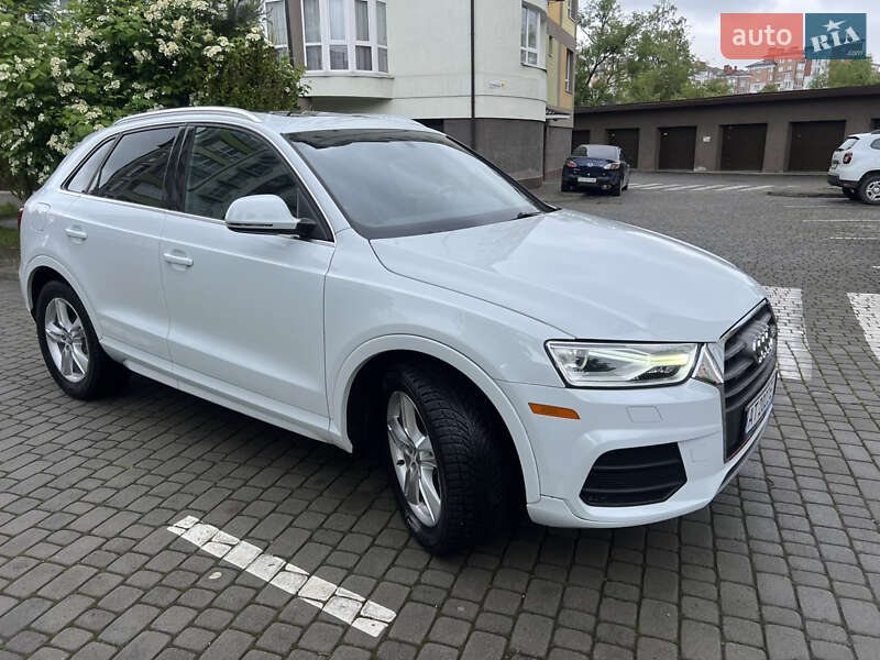 Позашляховик / Кросовер Audi Q3 2016 в Івано-Франківську