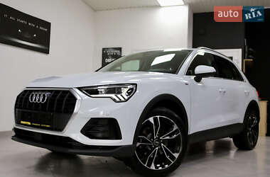 Внедорожник / Кроссовер Audi Q3 2021 в 