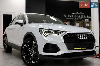 Внедорожник / Кроссовер Audi Q3 2021 в 