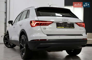 Внедорожник / Кроссовер Audi Q3 2021 в 