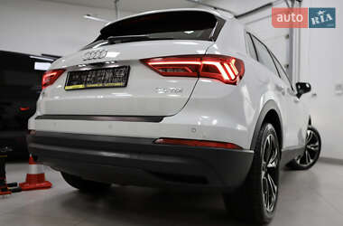 Внедорожник / Кроссовер Audi Q3 2021 в 
