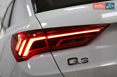Внедорожник / Кроссовер Audi Q3 2021 в 