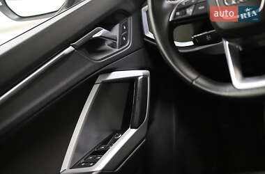 Внедорожник / Кроссовер Audi Q3 2021 в 