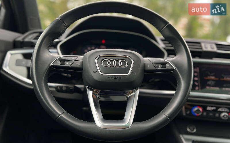 Позашляховик / Кросовер Audi Q3 2021 в Львові