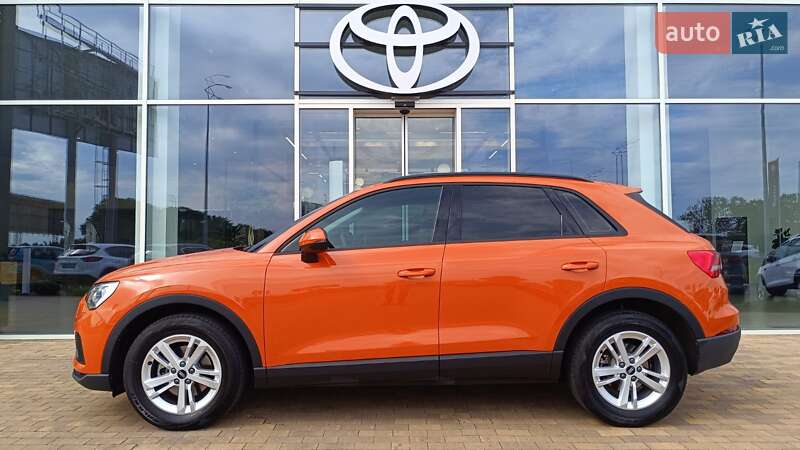 Внедорожник / Кроссовер Audi Q3 2021 в Киеве