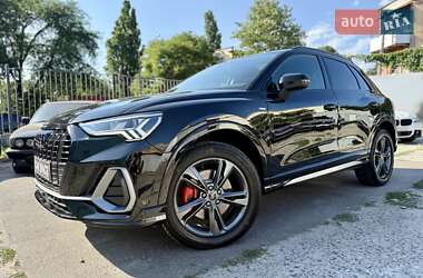 Внедорожник / Кроссовер Audi Q3 2023 в 