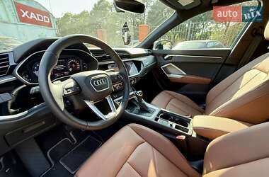 Внедорожник / Кроссовер Audi Q3 2023 в 