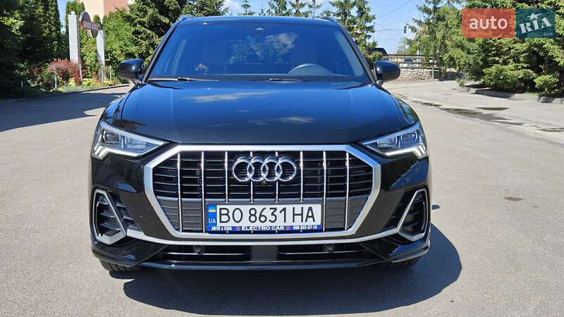 Внедорожник / Кроссовер Audi Q3 2023 в Тернополе