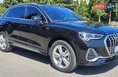 Внедорожник / Кроссовер Audi Q3 2023 в 