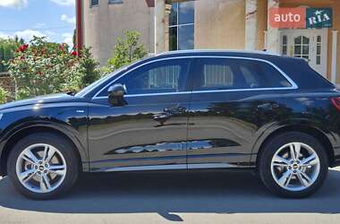 Внедорожник / Кроссовер Audi Q3 2023 в 