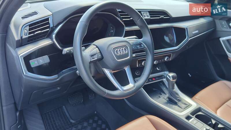 Внедорожник / Кроссовер Audi Q3 2023 в Тернополе