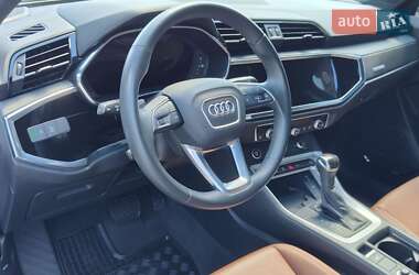 Внедорожник / Кроссовер Audi Q3 2023 в 