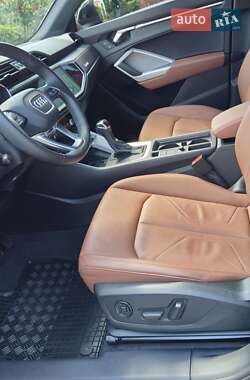 Внедорожник / Кроссовер Audi Q3 2023 в 