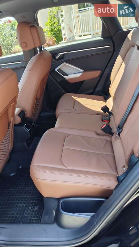 Внедорожник / Кроссовер Audi Q3 2023 в Тернополе