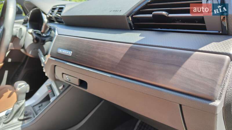 Внедорожник / Кроссовер Audi Q3 2023 в Тернополе