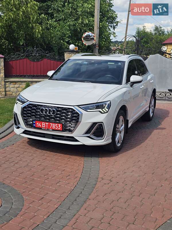 Позашляховик / Кросовер Audi Q3 2021 в Тернополі