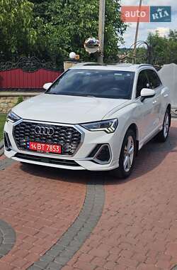 Внедорожник / Кроссовер Audi Q3 2021 в 