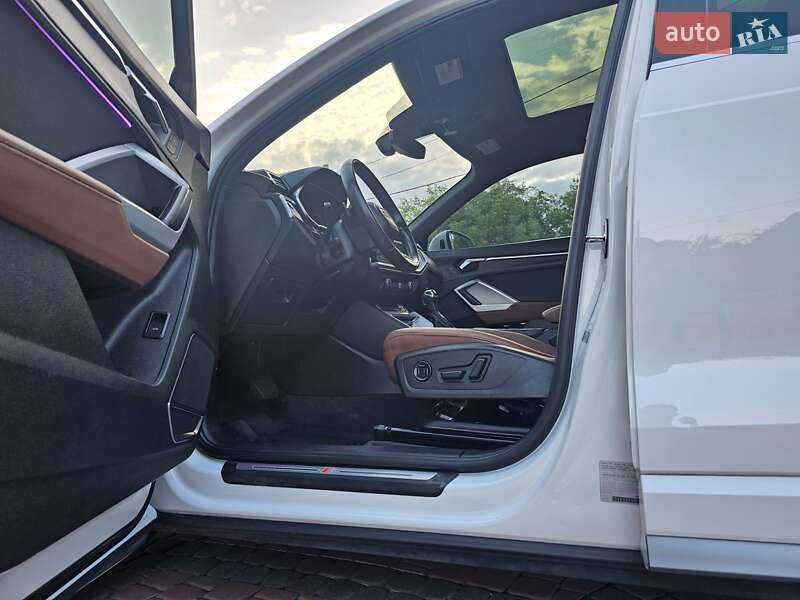 Позашляховик / Кросовер Audi Q3 2021 в Тернополі