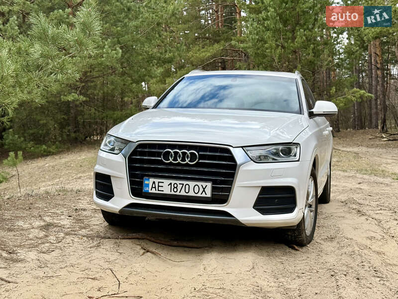 Внедорожник / Кроссовер Audi Q3 2015 в Днепре