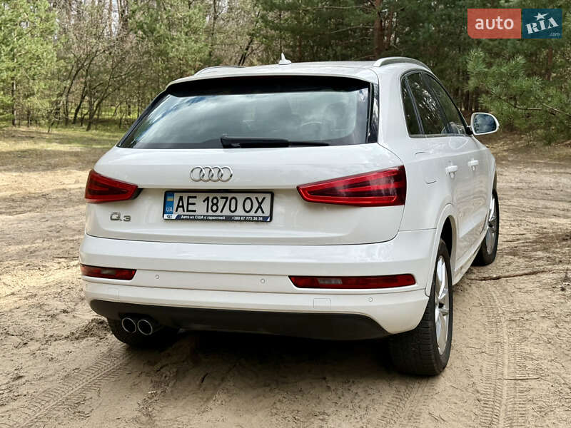 Внедорожник / Кроссовер Audi Q3 2015 в Днепре