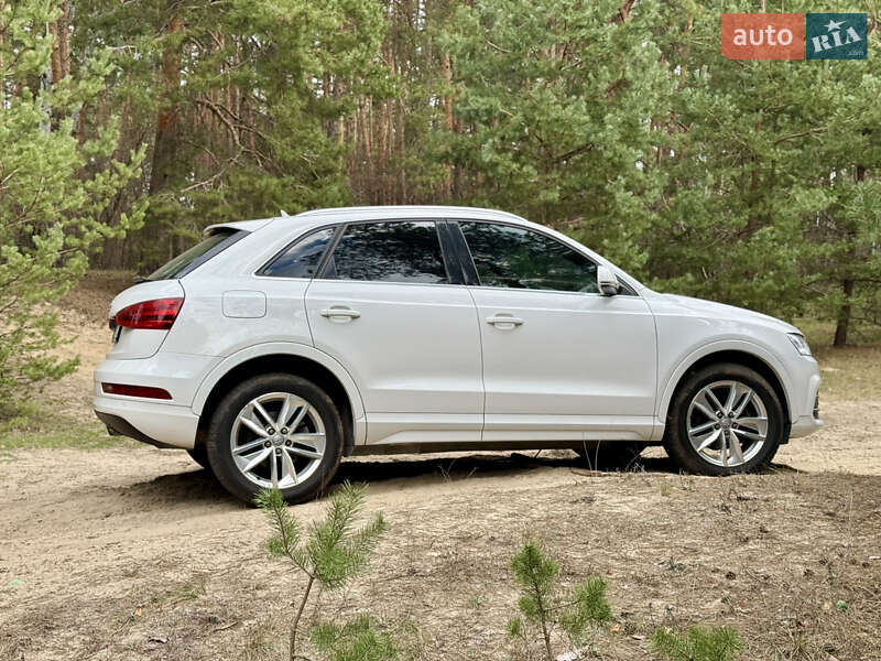 Внедорожник / Кроссовер Audi Q3 2015 в Днепре