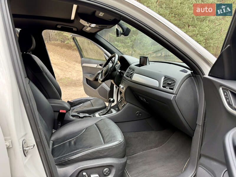 Внедорожник / Кроссовер Audi Q3 2015 в Днепре