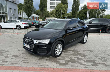 Позашляховик / Кросовер Audi Q3 2015 в 