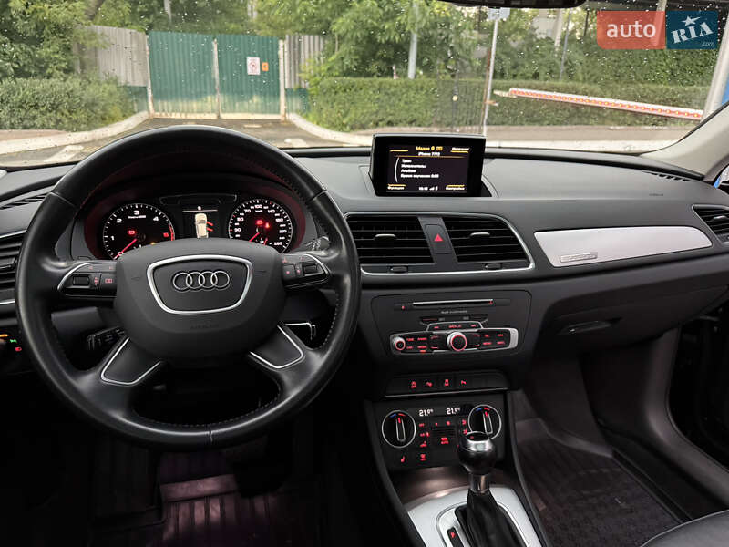 Позашляховик / Кросовер Audi Q3 2015 в Києві