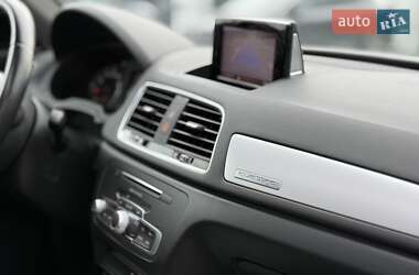 Позашляховик / Кросовер Audi Q3 2017 в 