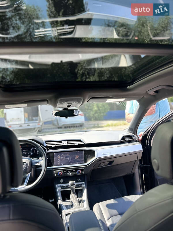 Позашляховик / Кросовер Audi Q3 2019 в Києві