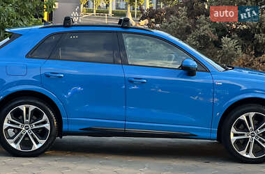 Внедорожник / Кроссовер Audi Q3 2020 в 