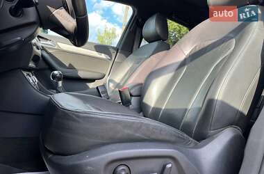 Внедорожник / Кроссовер Audi Q3 2014 в 