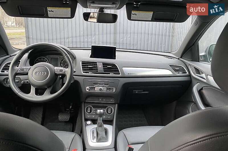 Позашляховик / Кросовер Audi Q3 2016 в Києві