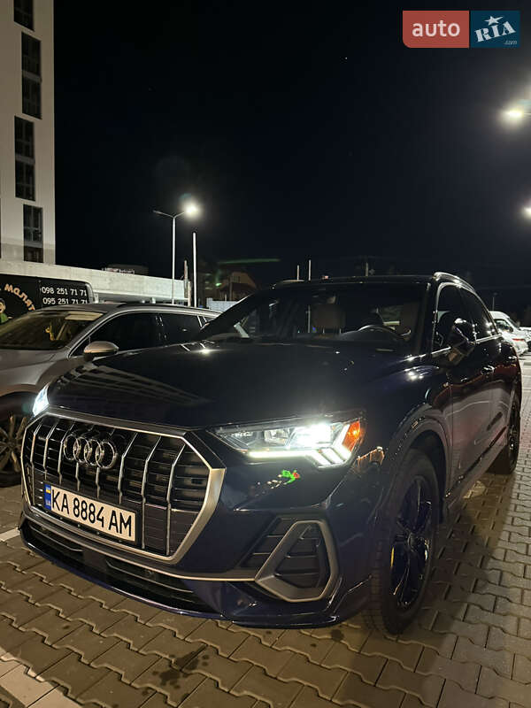 Позашляховик / Кросовер Audi Q3 2021 в Києві