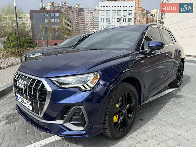 Позашляховик / Кросовер Audi Q3 2021 в Києві