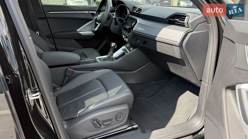 Позашляховик / Кросовер Audi Q3 2021 в Києві