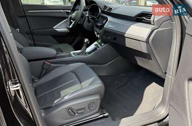 Внедорожник / Кроссовер Audi Q3 2021 в 