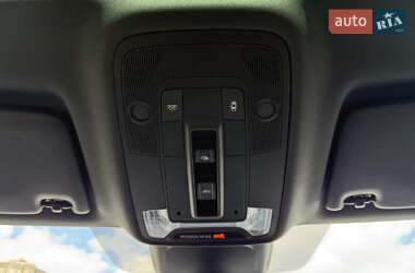 Внедорожник / Кроссовер Audi Q3 2021 в 
