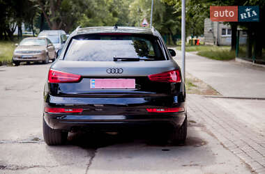 Позашляховик / Кросовер Audi Q3 2017 в 