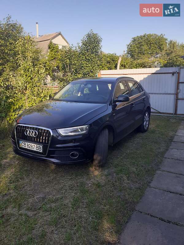 Внедорожник / Кроссовер Audi Q3 2013 в 