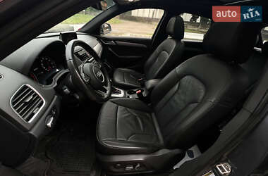 Внедорожник / Кроссовер Audi Q3 2016 в 