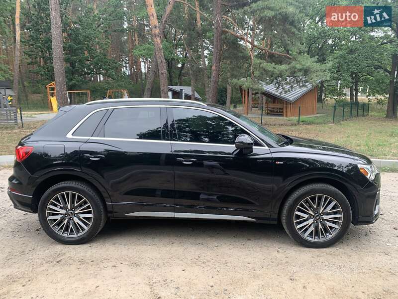 Позашляховик / Кросовер Audi Q3 2022 в Полтаві